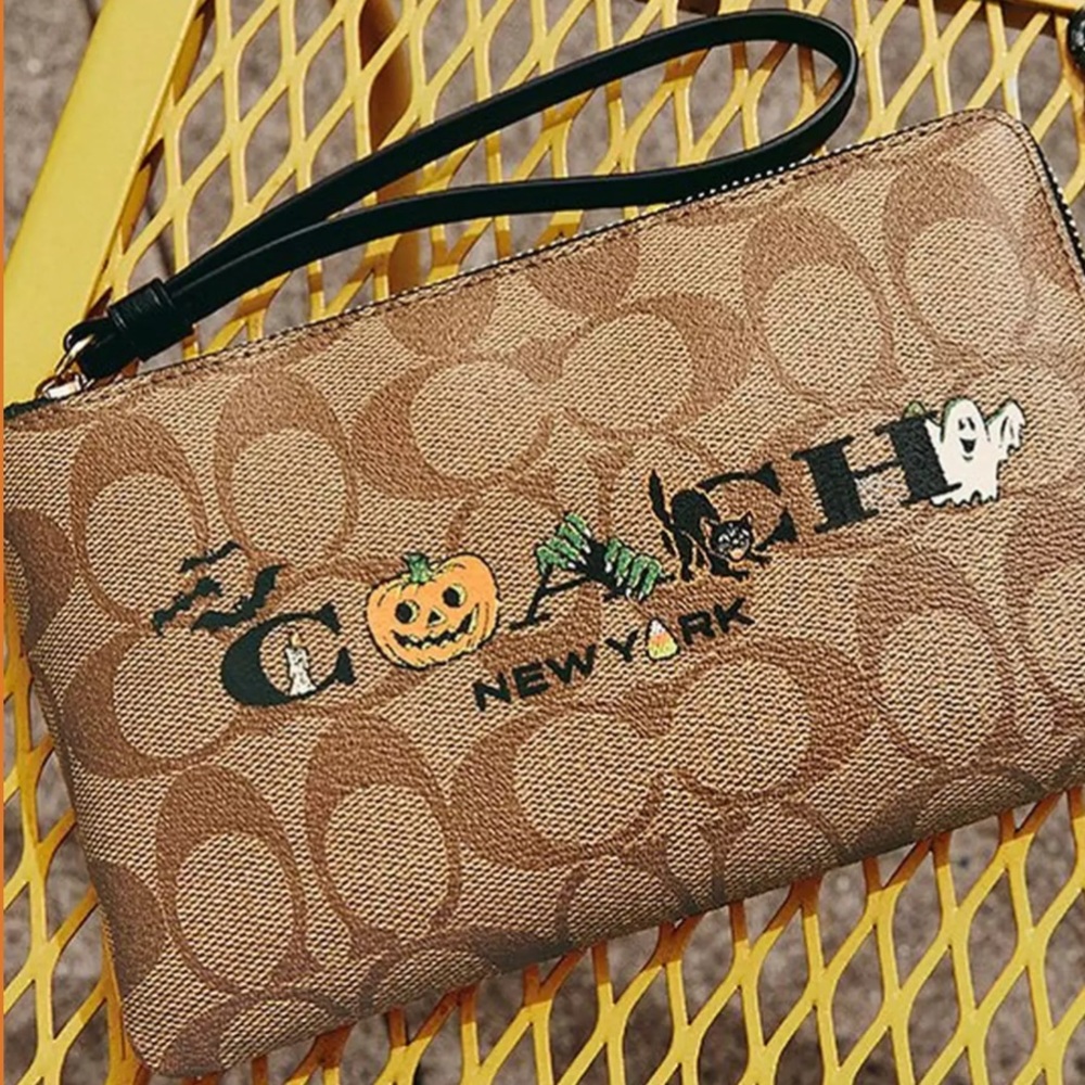 Large Corner Zip Wristlet In Signature Canvas With Halloween